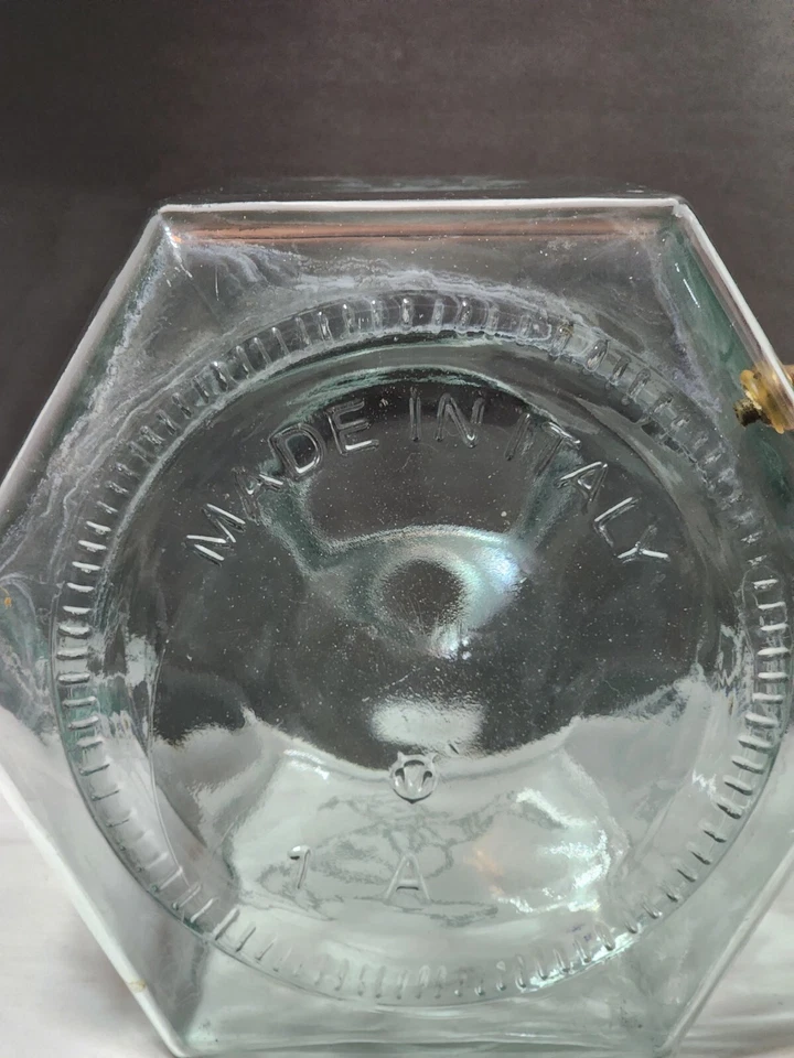 Dispensador de bebidas hexagonal de 5 galones de vidrio verde italiano de colección Mickey Mouse & Friends Foto 3 de 4