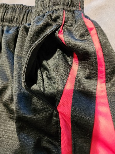 Nike Basketball Shorts Boys XS Black And Red - Picture 5 of 12