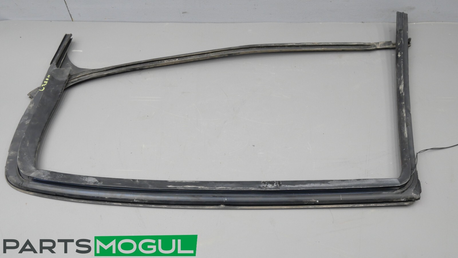 2006 Maserati Quattroporte V M139 Seal Side Window Rear Right OEM