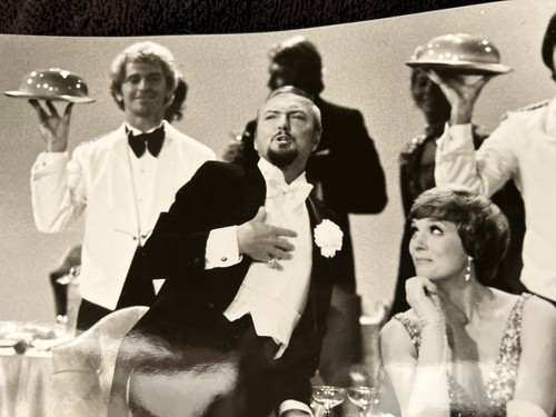 " JULIE ANDREWS AND JACK " A SALUTE TO HOLLYWOOD " Orig. 1973 ITC Press Photo - Picture 2 of 3