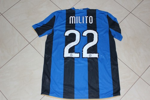 Splendida maglia da calcio dell' INTER di MILITO !!! - Foto 3 di 5