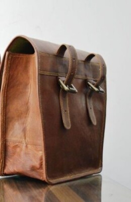 Prix 2025 | Pochette latérale de moto en cuir marron