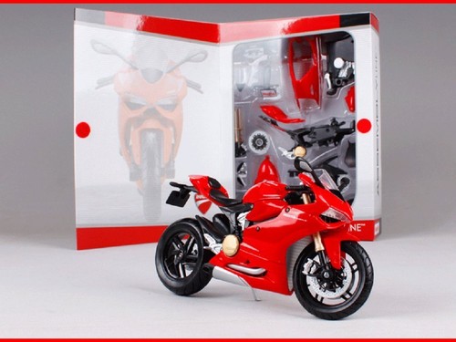 Maisto Ducati 1199 Panigale 1:12 Scale Diecast Metal Model Miniature Show Motorcycle, For Collectors, Gifting, Décor And Love Of Biking, Red