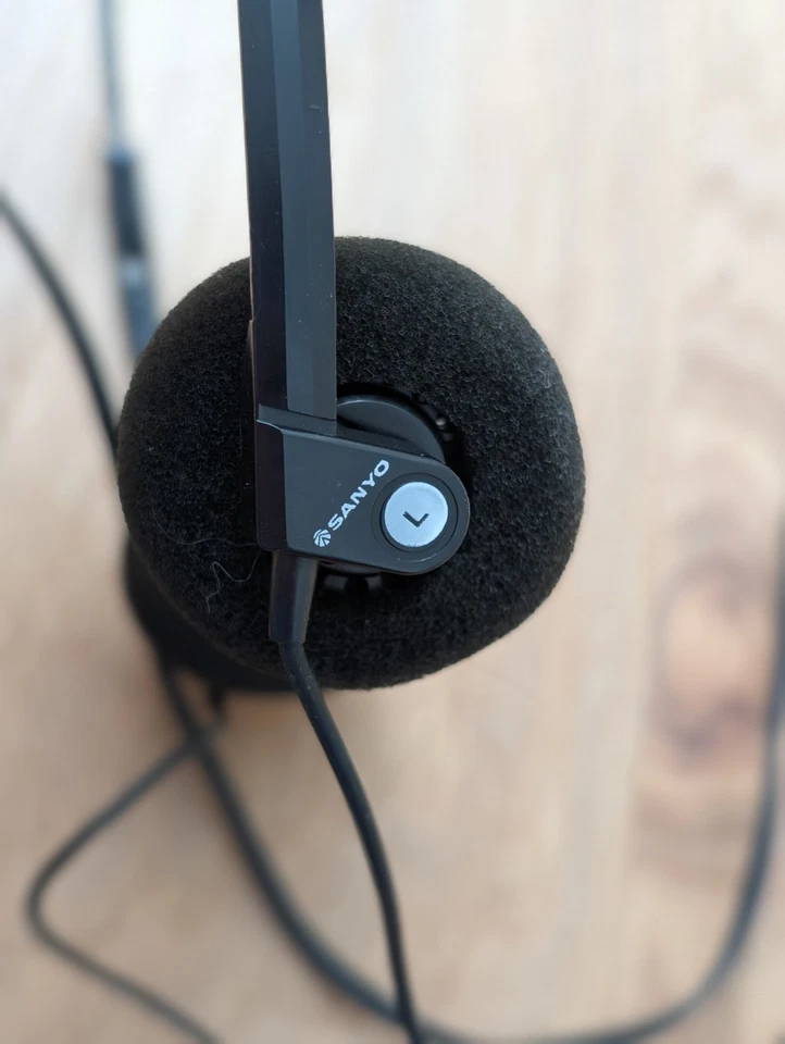 Radio portátil receptor de 2 bandas Sanyo RP-66 FM\AM - ¡Probado funcionando! Foto 4 de 4