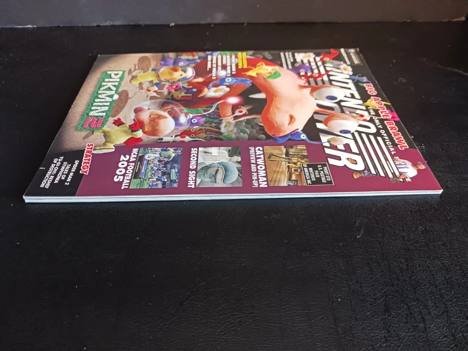 Revista Nintendo Power Vol 183 Septiembre 2004 Pikmin 2 con Pegatinas y Póster Catwoman Foto 4 de 4