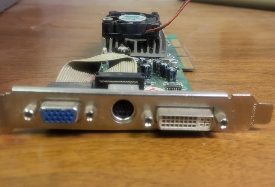 ATI Radeon 9800 SE 128MB - Image 4 of 4