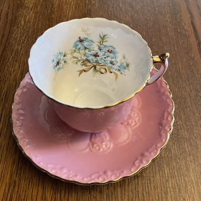 VTG 30 s AYNSLEY England Tea Cup & Saucer Mauve, White, Blue Floral w/ Gold Trim