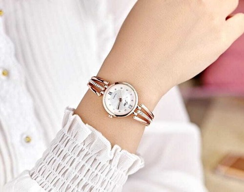Damen Armbanduhr Elegant mit Kristallsteinen Klassisch Quarz Silber Damenuhr Uhr - 第 10/10 張圖片