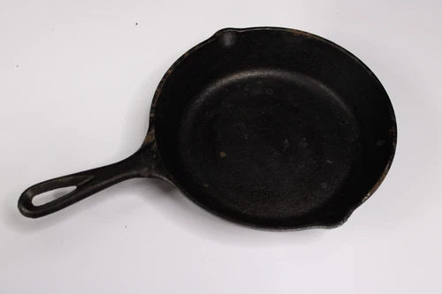 Vintage Lodge Single Notch 5SK - 8 inch Cast Iron Skillet