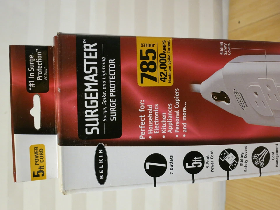 Belkin 7-Outlet Surge Master Power Strip F9H700-05 Protector with 5ft 785 Joules - Image 2 of 4