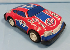 Pit Row 43 Richard Petty STP Friction Racer Metal Car.