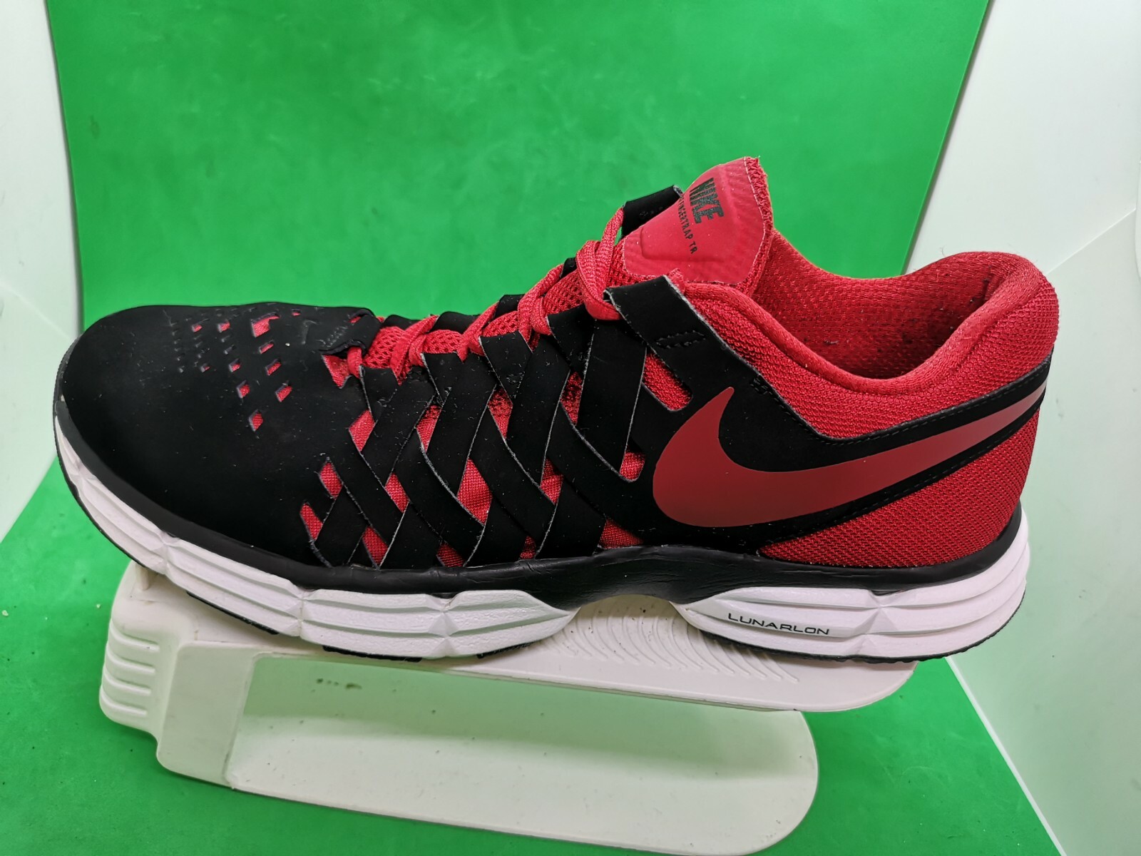 lunar fingertrap sneaker