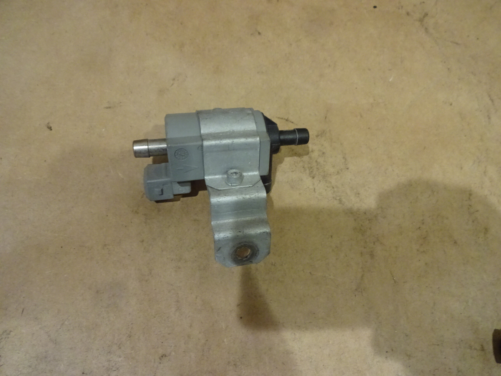 Ferrari 360,430 - Solenoid Valve & Bracket- P/N 178309