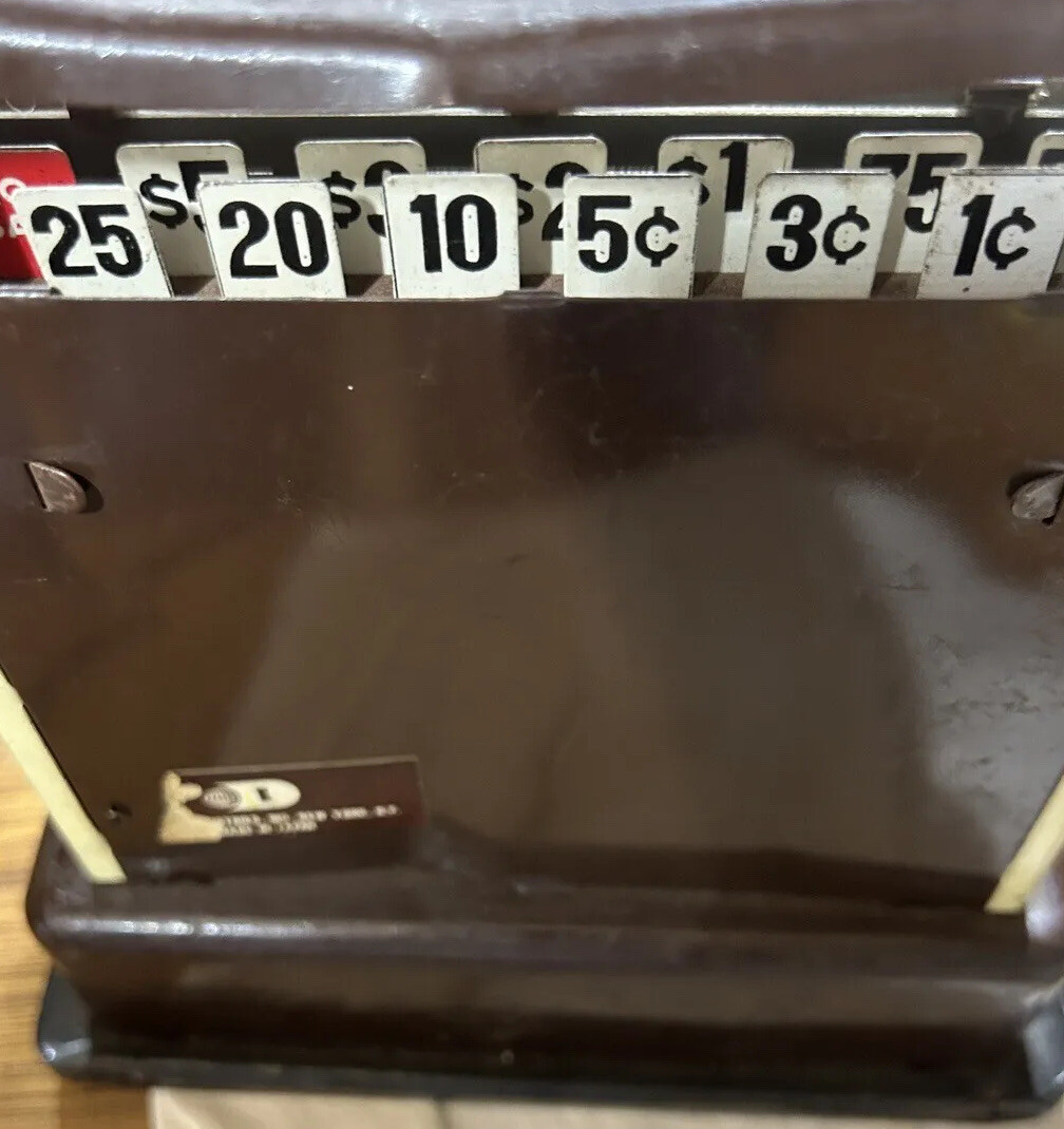 как выглядит Vintage Toy Cash Register 1950s-60s metal toy 7 x7x7 . Works. фото