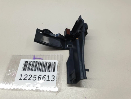 Micro-interrupteur de porte avant droite Audi TT FV 8V7959986A