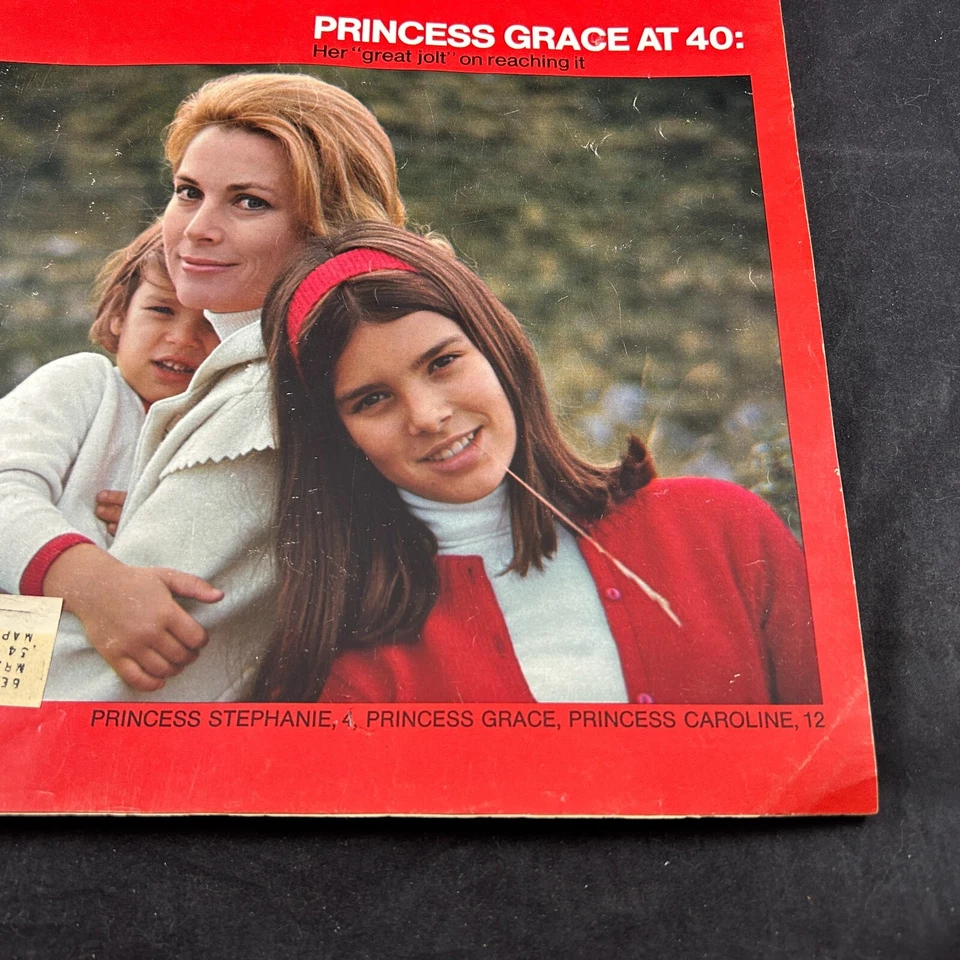 LOOK MAGAZINE DECEMBER 16 1969 VTG MAGAZINE PRINCESS STEPHANIE GRACE CAROLINE - Image 4 of 4
