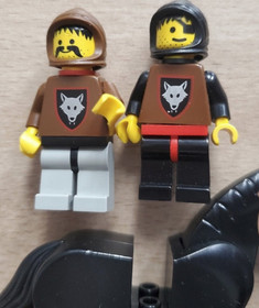 Lego Castle 6038 Wolfpack Renegades 100% Complete with Minifigures DEAL!