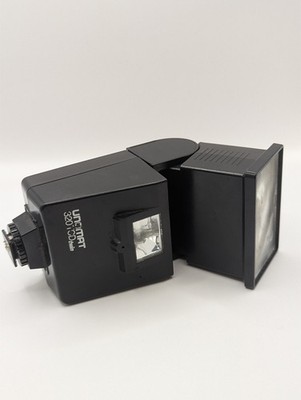 Unomat 320TCD Twin Zoom Universal Camera Flash (Working)