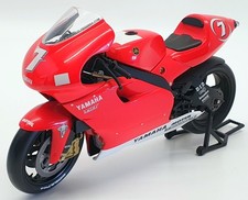 Minichamps 1/12 Scale 122 016307 - Yamaha YZR 500 Carlos Checa 2001