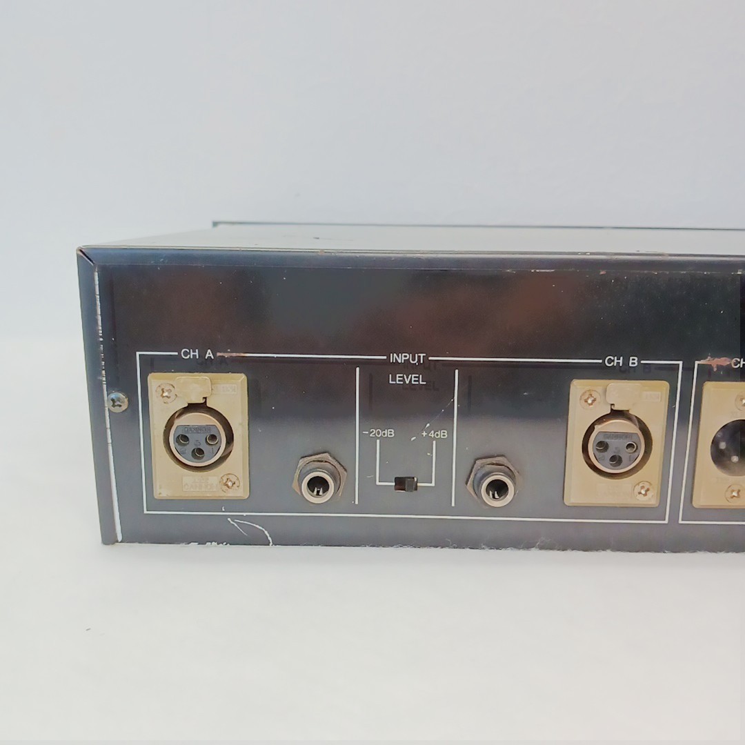 YAMAHA Q2031A Graphic 31 band Dual Channel Equalizer