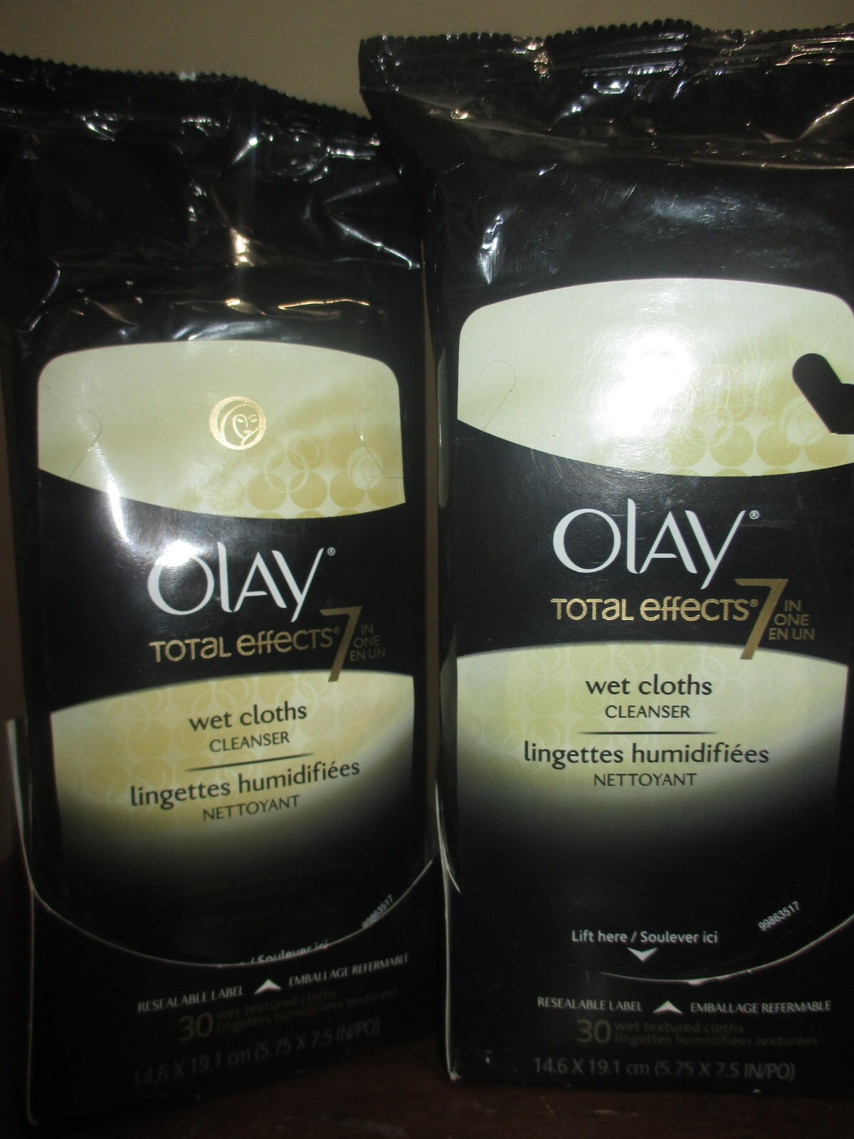 Olay Total Effects 7-in-1 Anti-Aging Wet Cleansing Cloths 30 Count Sealed-image