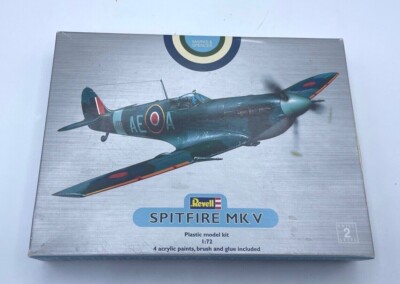 Revell Supermarine Spitfire Mk V 1/72 Modellbausatz Marks Spencers req. Paint & Glue