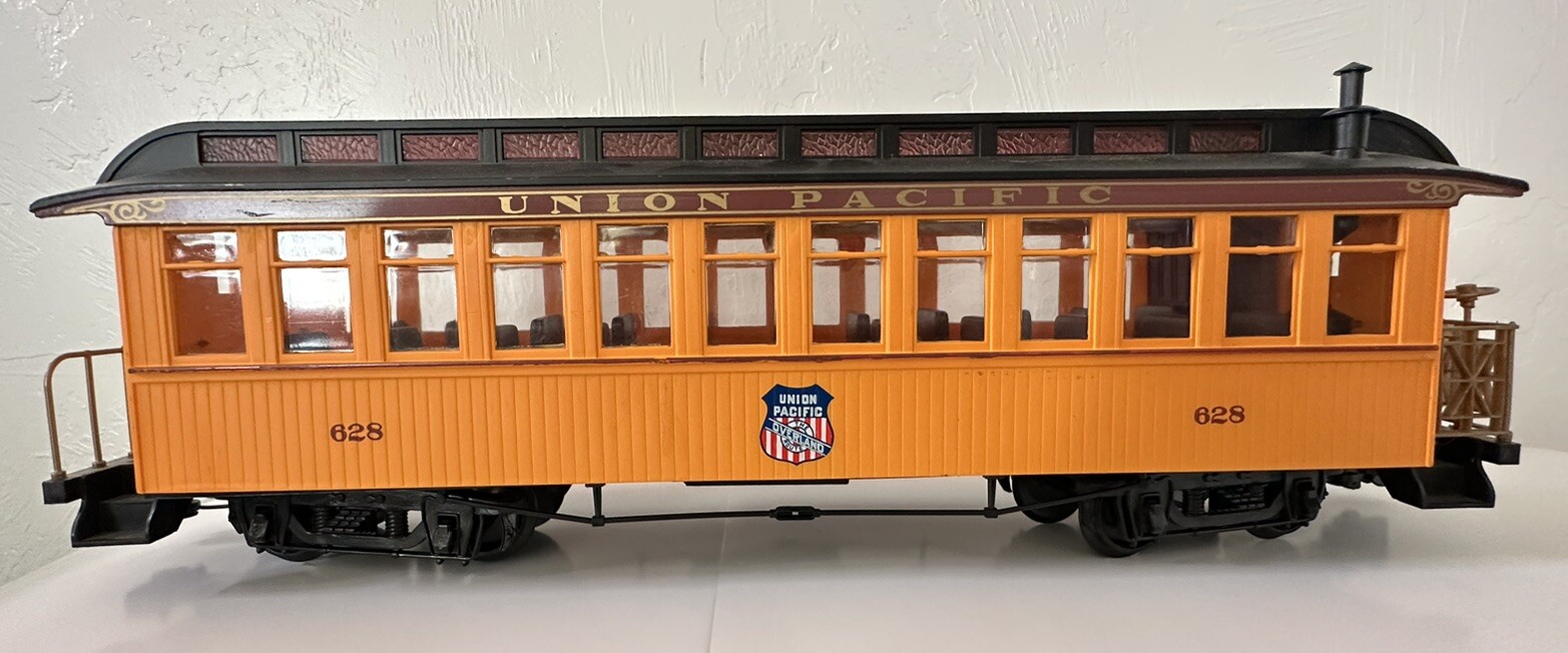 Bachmann G scale Union Pacific LIGHTED Passenger Car eBay