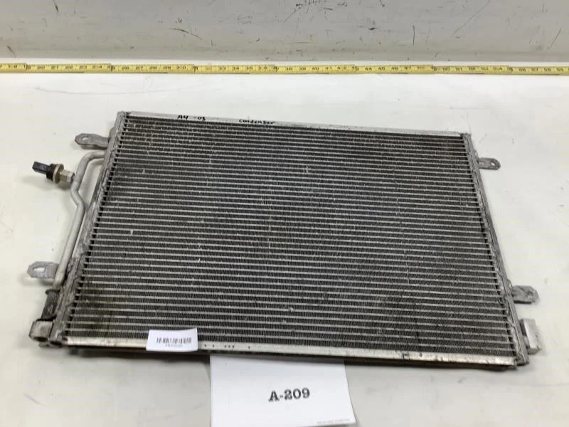 Audi A4 2003 sedán aire acondicionado condensador denso Foto 4 de 4