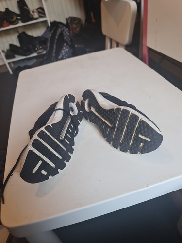 Here Is This Under Armour For You Black Used But Still In Good Condition. - Picture 10 of 24