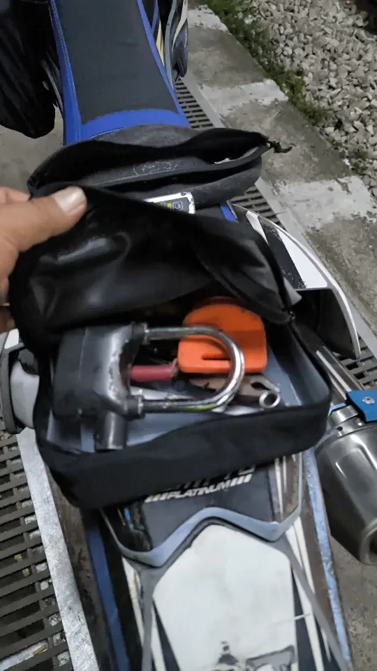 Paquete de guardabarros trasero bolsa trasera almacenamiento de herramientas para SUZUKI DRZ 200S/SE 650S/SE/R Foto 3 de 4