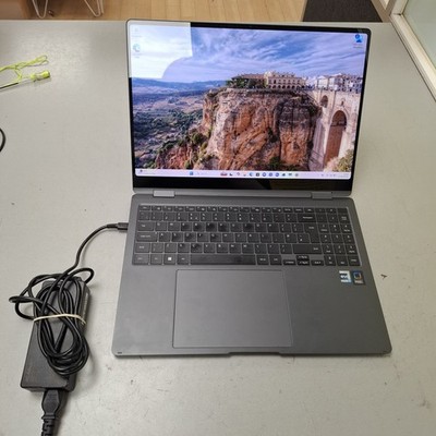 Samsung Galaxy Book3 Pro 360 5G | 16'' | 13. Gen intel i5 | 8GB RAM | 256GB SSD