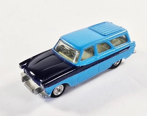 VINTAGE ORIGINAL 1960S CORGI TOYS 424 FORD ZEPHYR ESTATE TWO-TONE BLUE CAR
