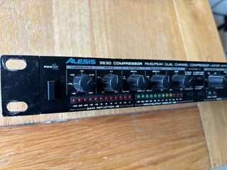 Alesis 3630 rackmountable dual channel compressor/limiter/gate