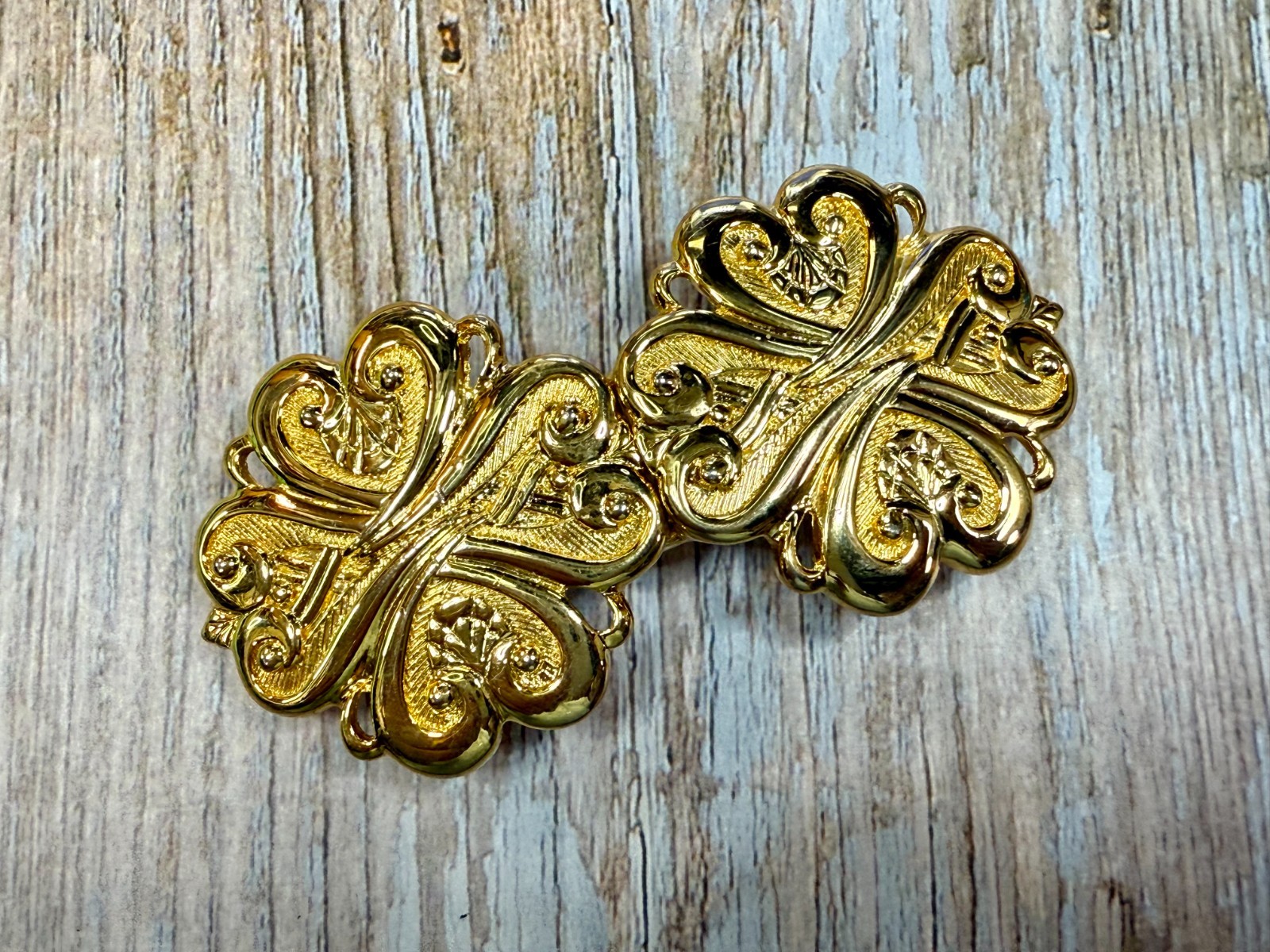 Baroque Pattern Interlocking Two Piece Gold Tone … - image 17