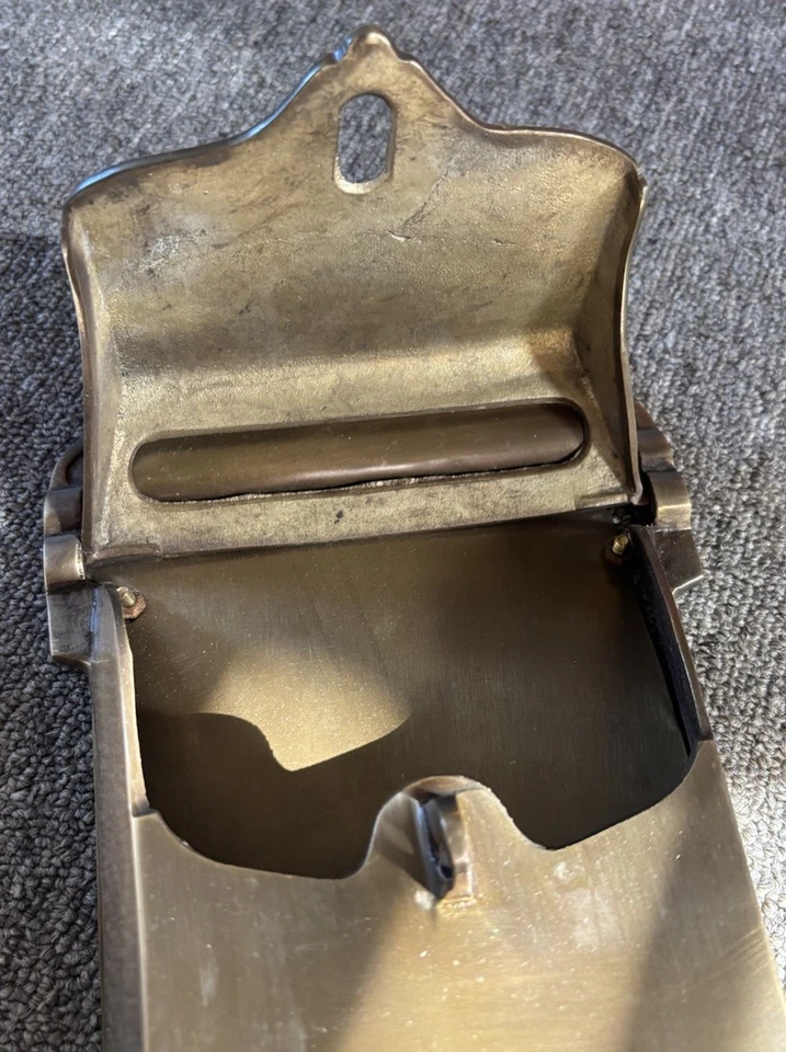 Buzón de latón vintage  Foto 4 de 4