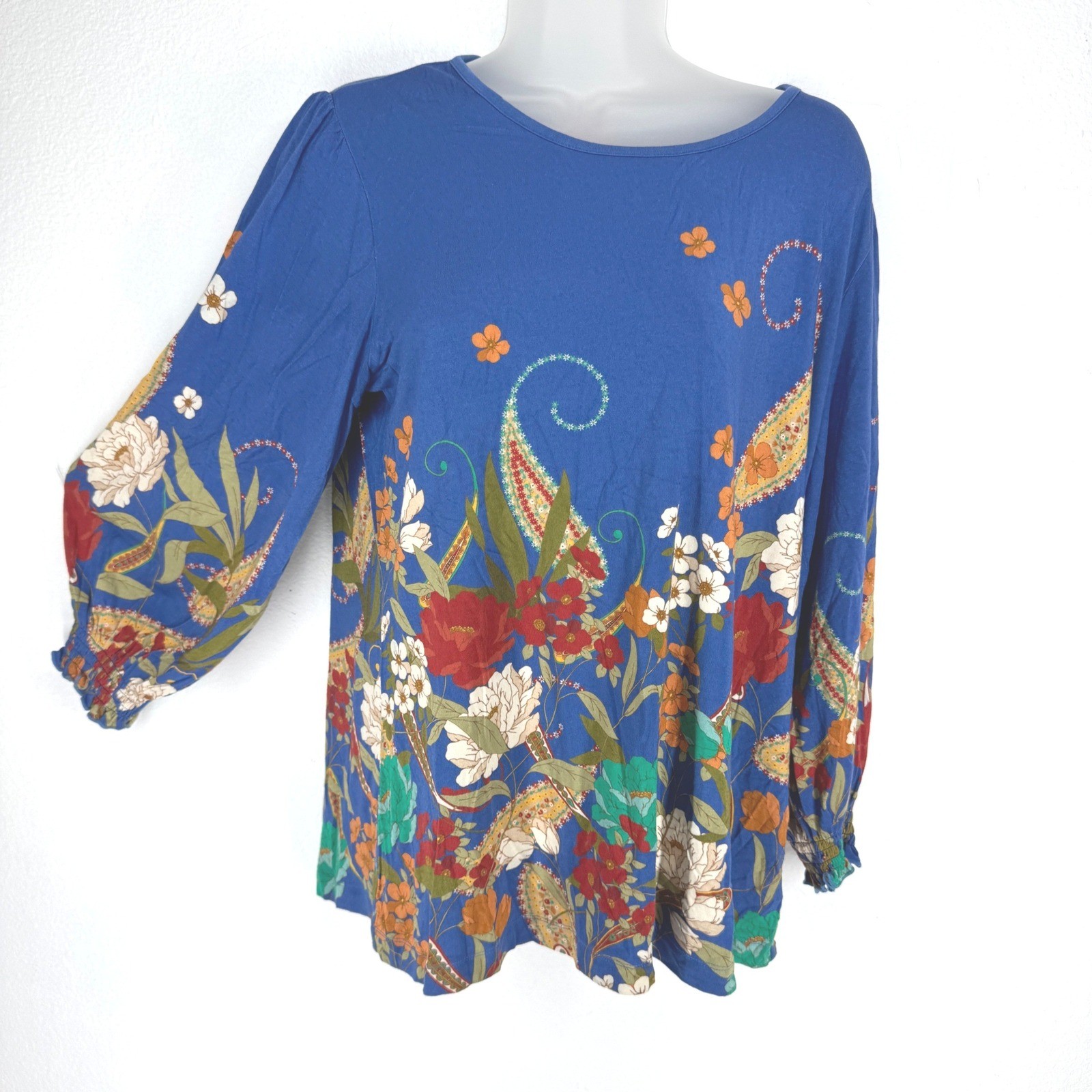 Johnny Was Blue Floral Paisley Rayon Knit Top Smocked Cuffs Tee Bee Medium Boho
