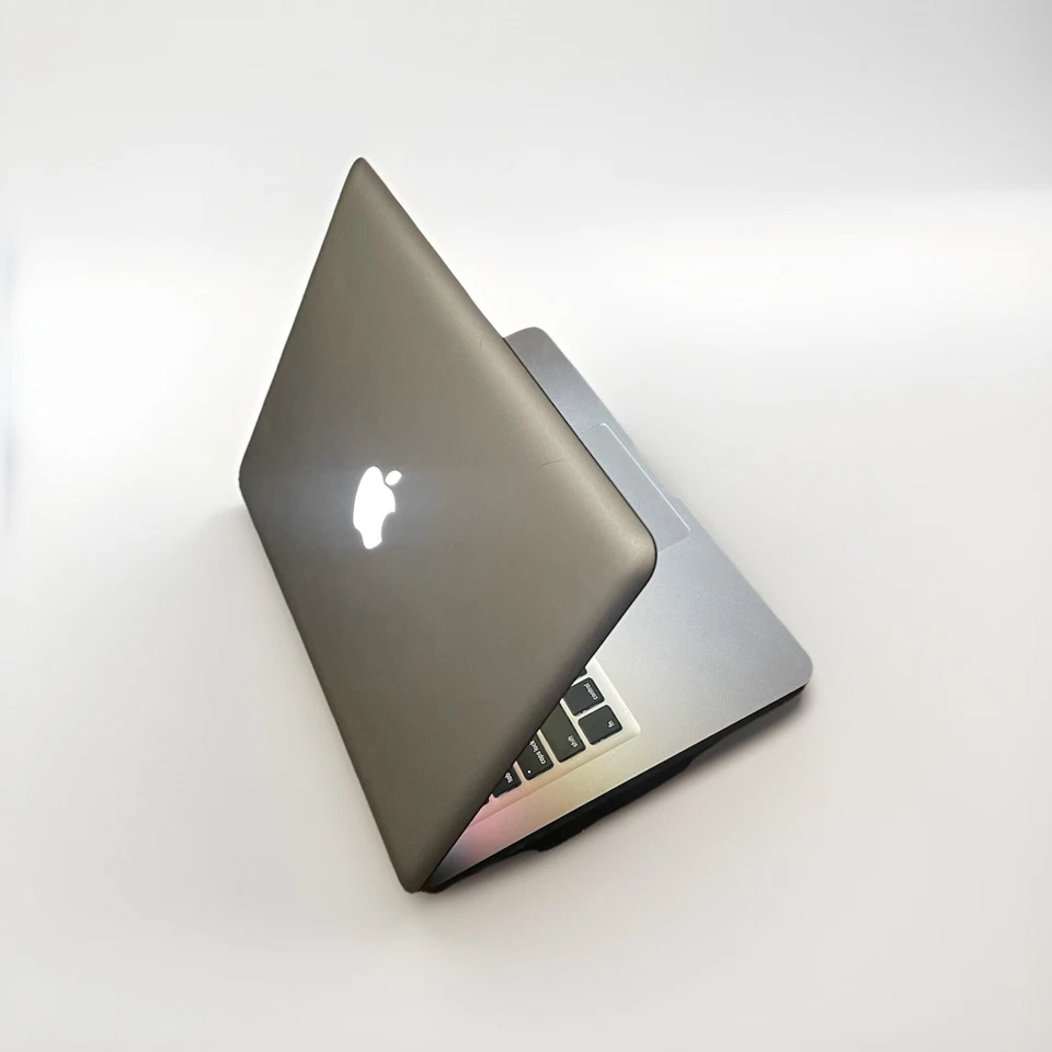 "Apple MacBook Pro 13"" (mediados de 2010) - Core 2 Duo 2,4 GHz - NVIDIA GeForce 320M" Foto 2 de 4