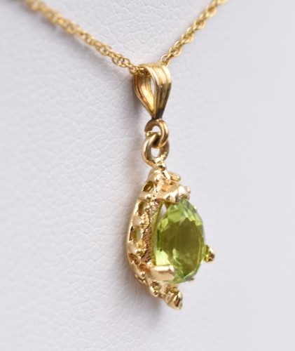 14k Yellow Gold Pear Faceted Peridot Pendant, Beaded Mount, 16" Chain, 1.6g - Picture 4 of 12
