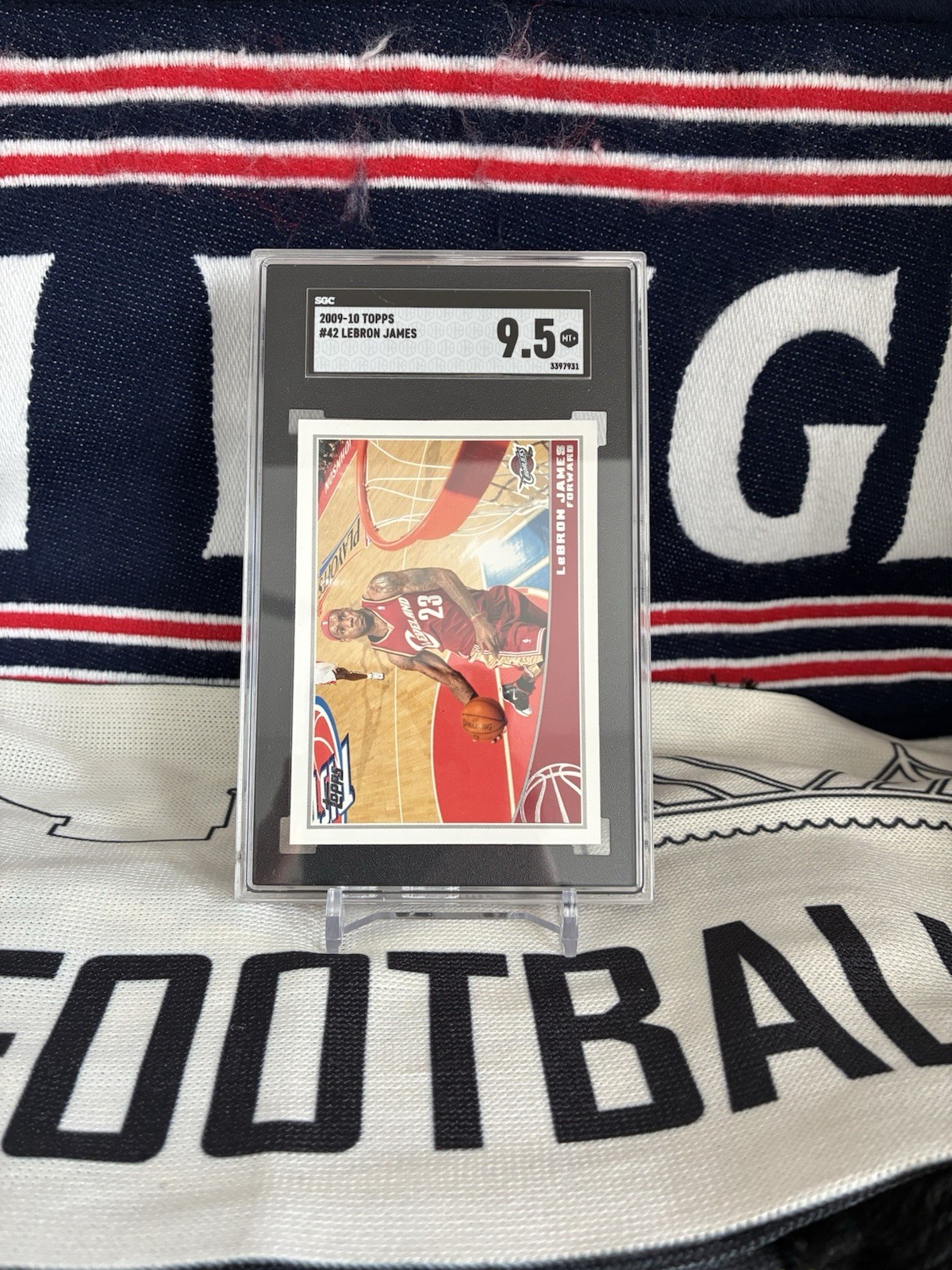 2009-10 Topps Basketball Lebron James Base Card #42 SGC 9.5 Cleveland Cavaliers