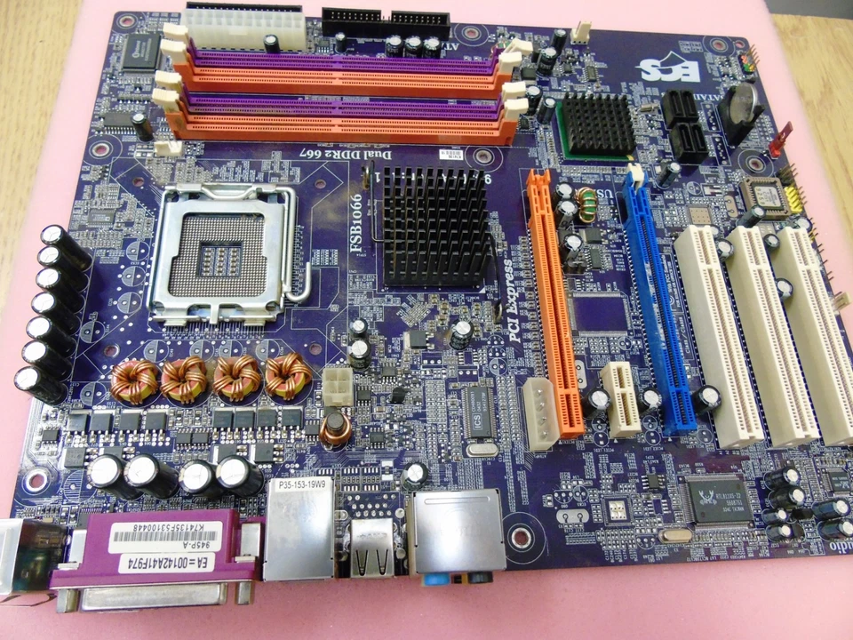 ECS Intel Socket 775 ATX Desktop Motherboard 945P-A Ver: 1.1 FSB1066 (Dead) - Image 4 of 4