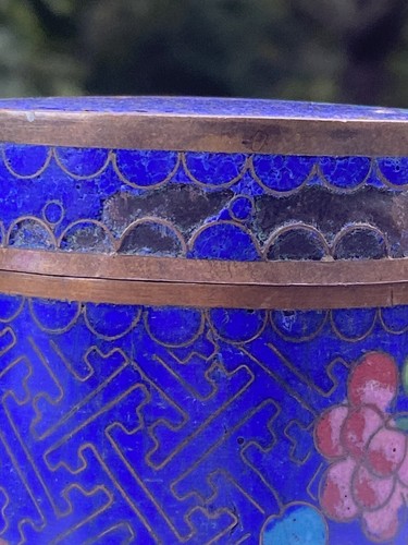 Antique Chinese Cloisonne Covered Round Blue Floral Trinket Tea Jar Box 3" tall. - Picture 3 of 8