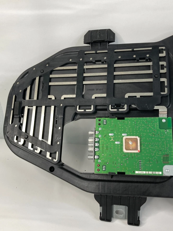 02-07 Mercedes-Benz ML500 Roof GPS Radio Satellite Antenna Booster 2518200075 - Image 3 of 4