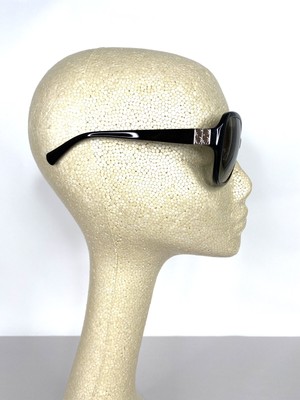 Coach Oversized Black Frame Sunglasses HC8053 L909 Bella  display picture 3