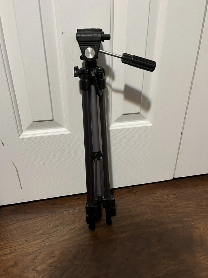 Sima 42" Weekender Panorama Aluminum Tripod with Pan/Tilt Head STV-42E - Image 2 of 3