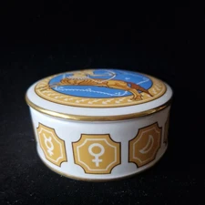 Collectable Vintage Spode Bone Lidded Zodiac Trinket Box "Sagittarius" 10 cm