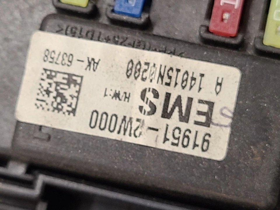 13-16 SANTA FE Fuse Box Engine Compartment US Market LWB 919512W000 Foto 3 de 4