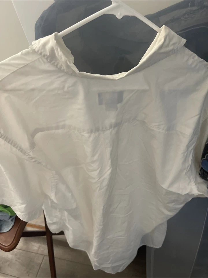 Blanco Edición Básica Lg. Camisa de vestir con botones de color para hombre. Foto 3 de 3