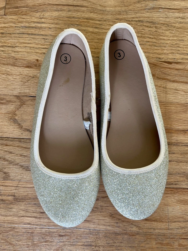 Lote de 2 Zapatos Planos Niñas Talla 3 Blanco y Dorado Brillo Wonder Nation/Objetivo  Foto 4 de 4