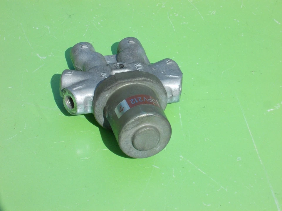 VÁLVULA DOSIFICADORA TUBO FRENO CHEVY METRO 95-00 18022329 OEM GEO 4 PUERTAS DPV212 Foto 2 de 4