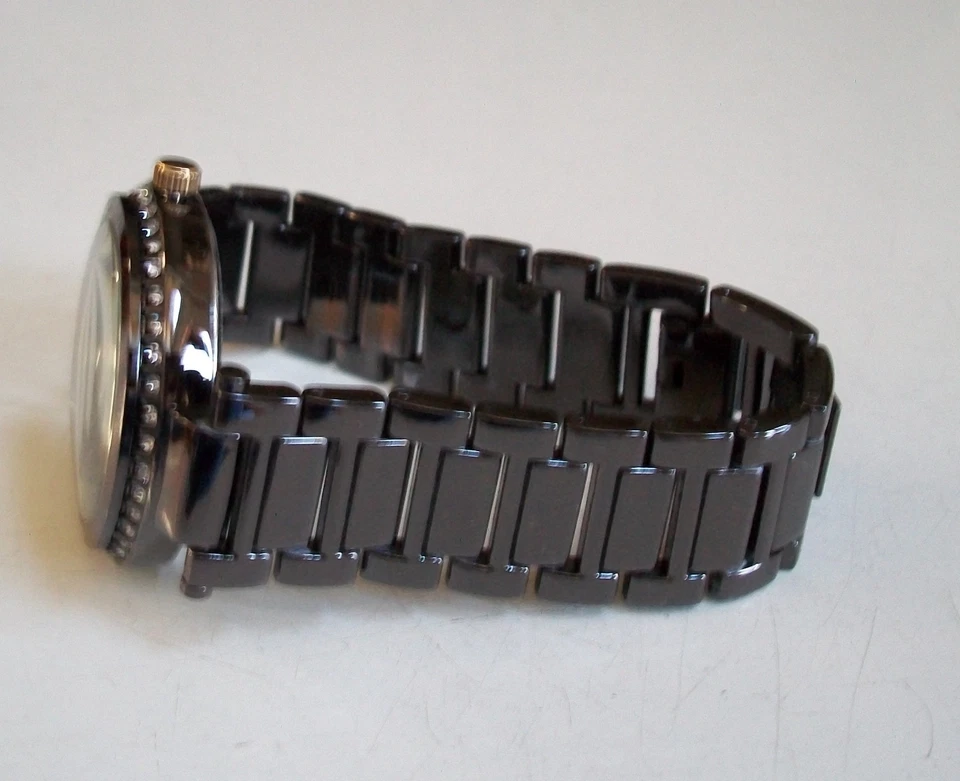 Mujeres Elegante uso hematita acabado piedra moda novio reloj pulsera Foto 3 de 4